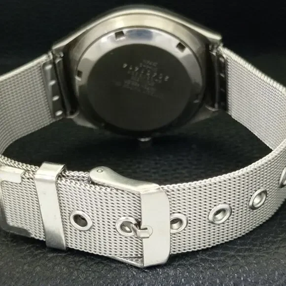 Vintage 1976 Citizen Automatic Mens Silver Watch W/daydate & Silver accents
